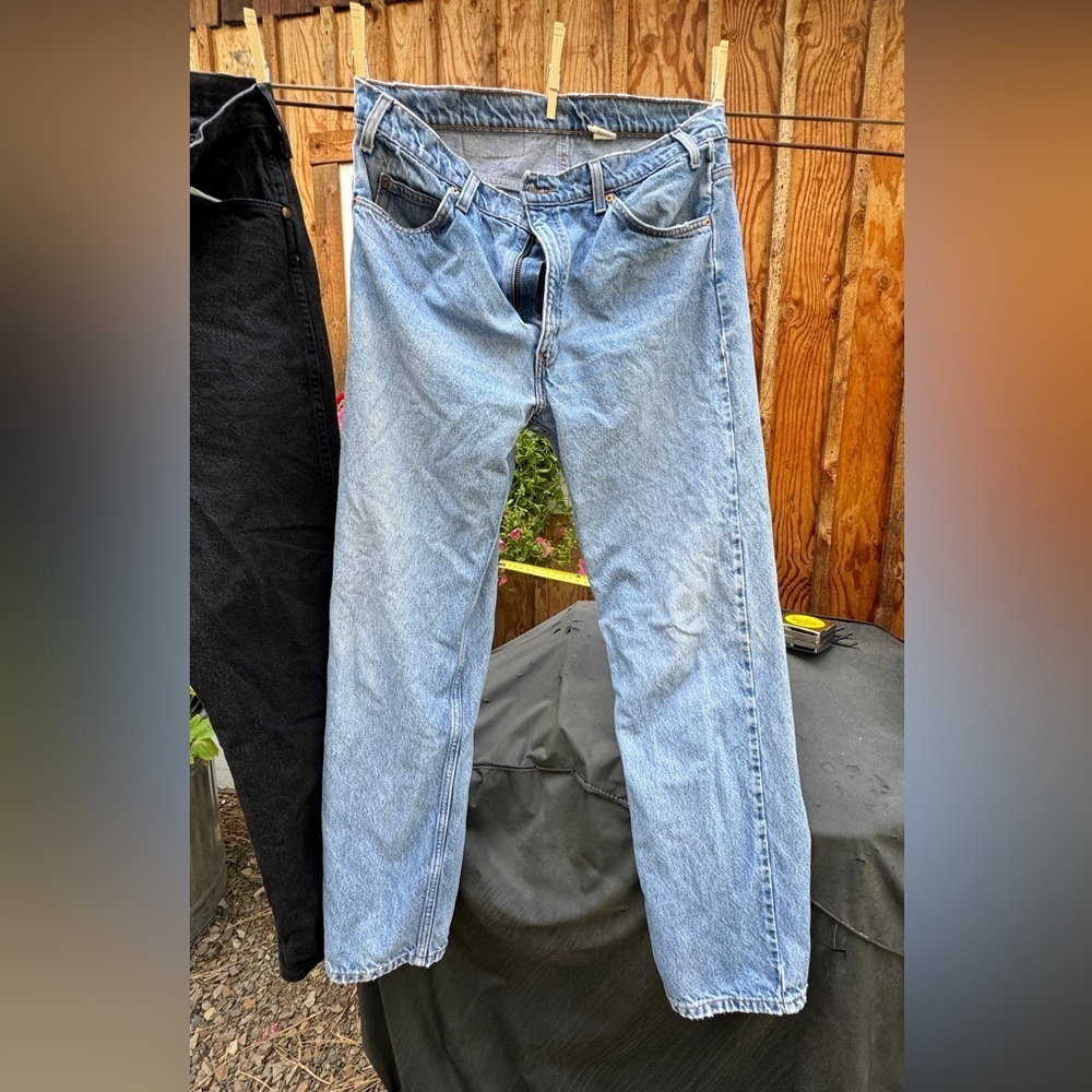 Levi’s 505 Perfectly broke-in Jeans-see pics label 40” x32” (actual 40” x 29.5”)